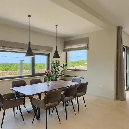 Eleonora Дом отдыха Пореч