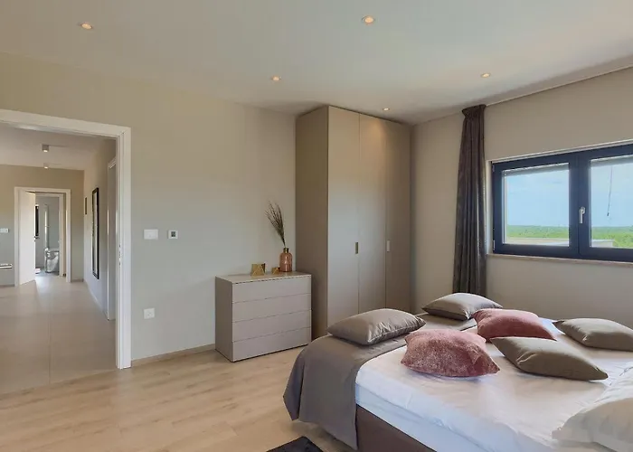 Eleonora Дом отдыха Пореч