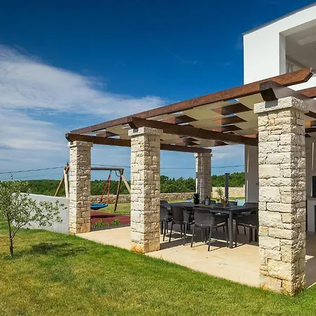 Eleonora Holiday home